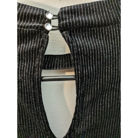 Forever 21 +, Size 0X, Black and Sparkly Keyhole Long Sleeve Knit Sweater - Picture 5 of 8